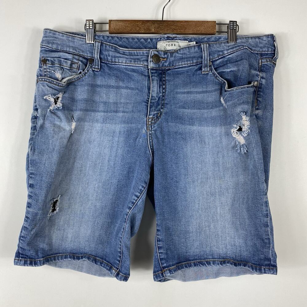 Torrid Shorts 20 Blue Denim Medium Wash Distressed 5-Pocket